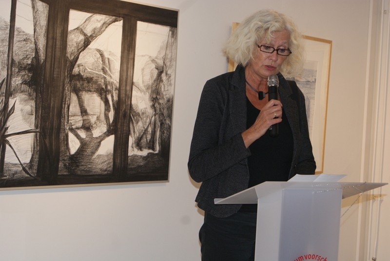 Mabel Bouscholte, voorzitter van Pulchri Studio opende de tentoonstelling en de Week van de Kunst